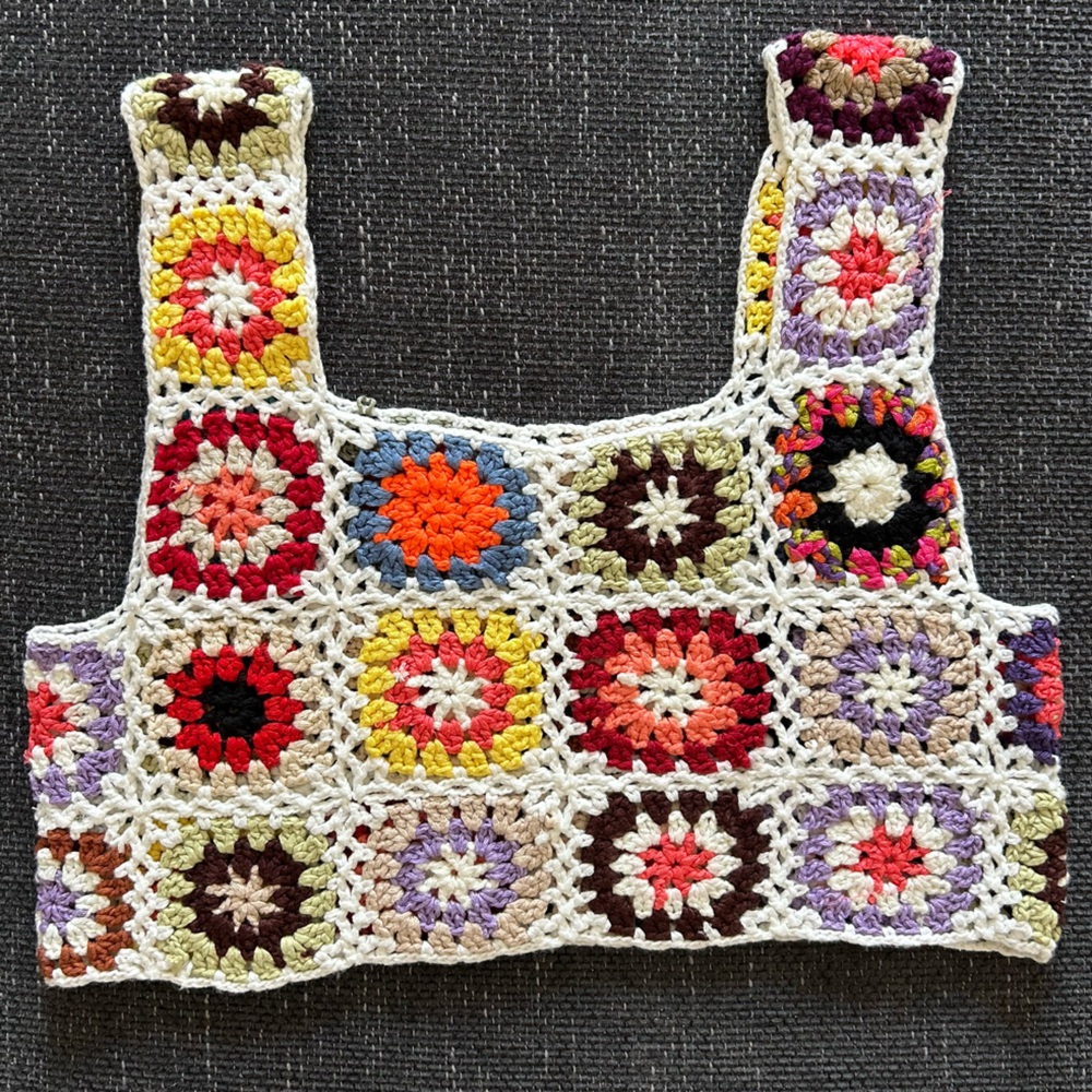Crochet square cropped tank top colorful Small or Medium EUC